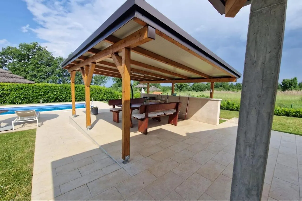Villas Paliska With Pool For Max 8 Pax In Jasenovica Porec  Jasenovica (Istria)