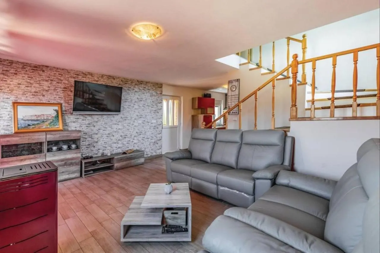 Villas Paliska With Pool For Max 8 Pax In Jasenovica Porec Croácia
