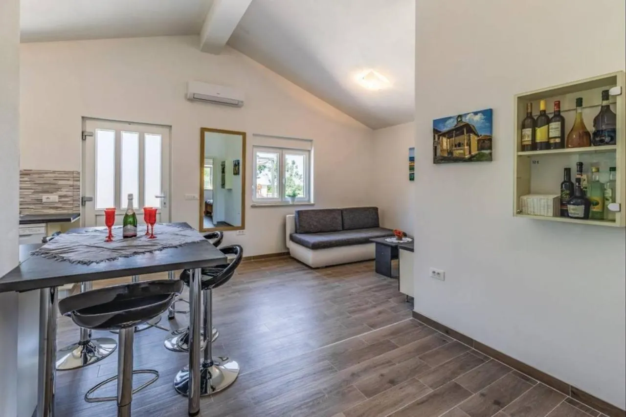 Villas Paliska With Pool For Max 8 Pax In Jasenovica Porec