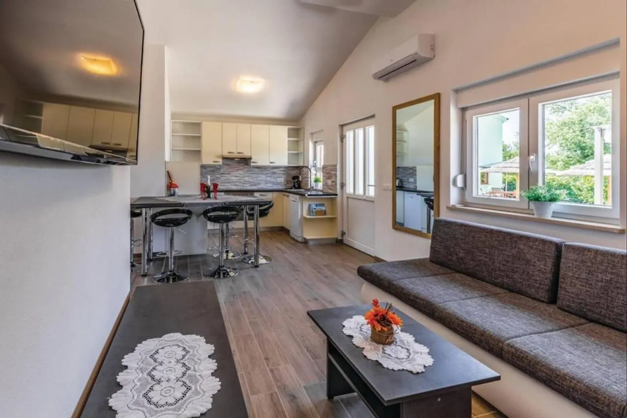 Villas Paliska With Pool For Max 8 Pax In Jasenovica Porec  Jasenovica (Istria)