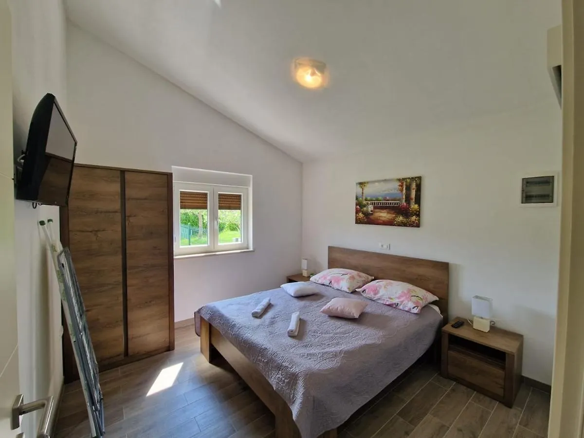 Villas Paliska With Pool For Max 8 Pax In Jasenovica Porec